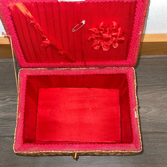 Vintage Wicker Sewing Box - Picture 8 of 13